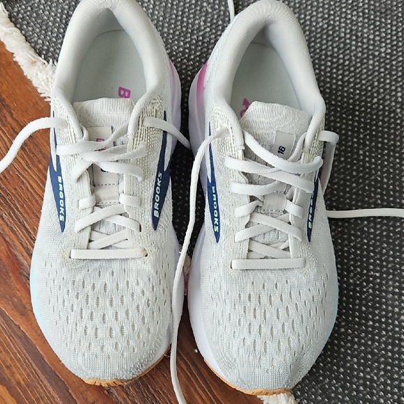 Brooks GHOST 16- Women's Athletic Shoes - Gray with Pink and Blue Highlights - Picture 11 of 14